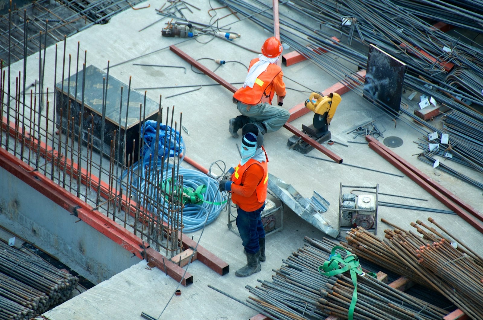 Steel reinforcement bars in a reinforced concrete structure